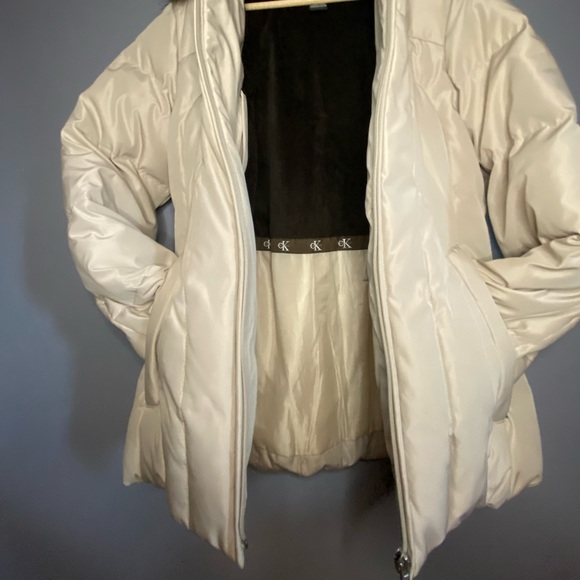 Calvin Klein Cream Ski & Snow Jacket with Fur Hood - Picture 9 of 11